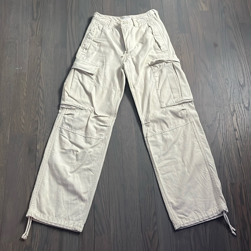 Aritzia Supply Cargos